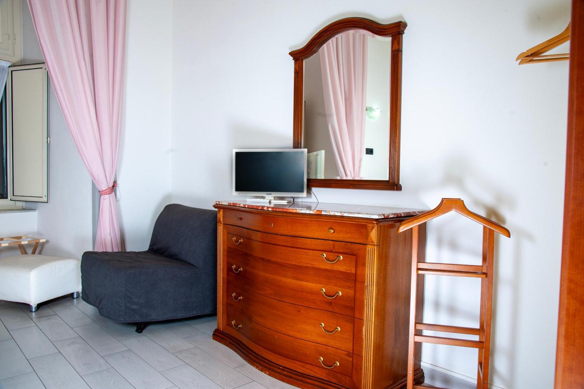 Palazzo Carafa Della Spina Apartment Napoli Bagian luar foto