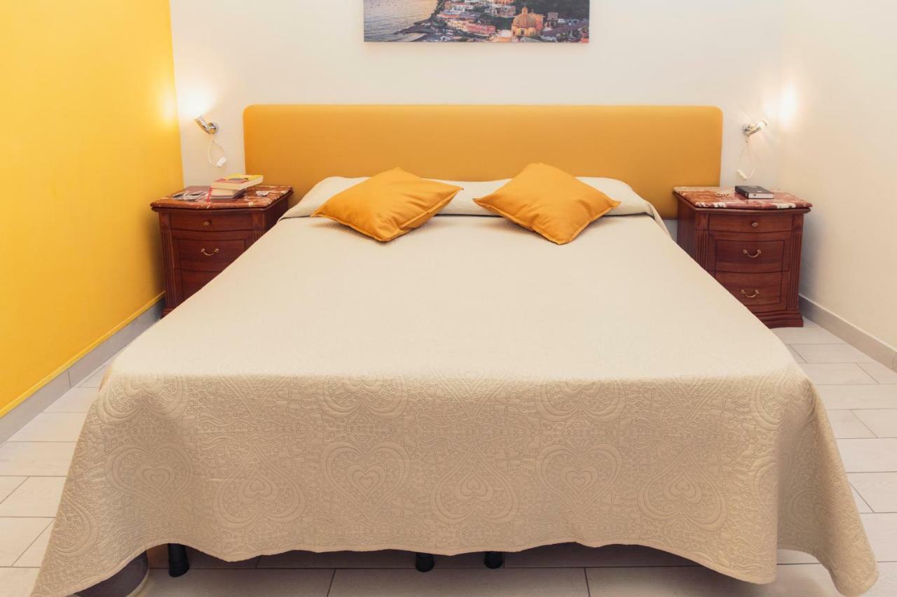 Palazzo Carafa Della Spina Apartment Napoli Bagian luar foto